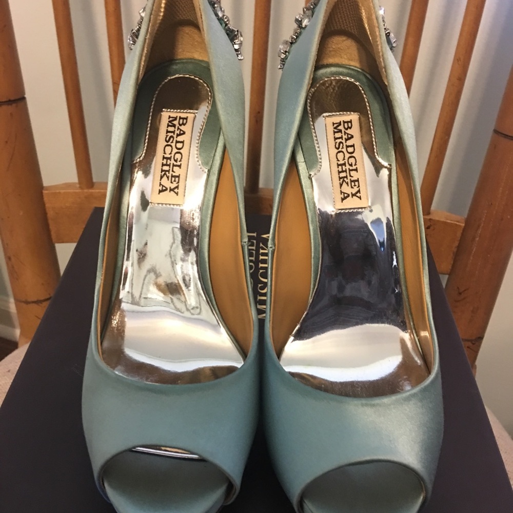 Heels - Picture 4 of 7